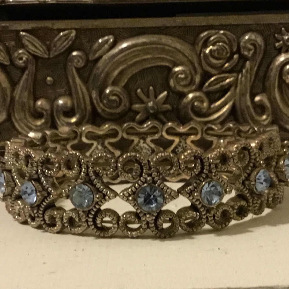 Chunky rhinestone & silver stretch bracelet